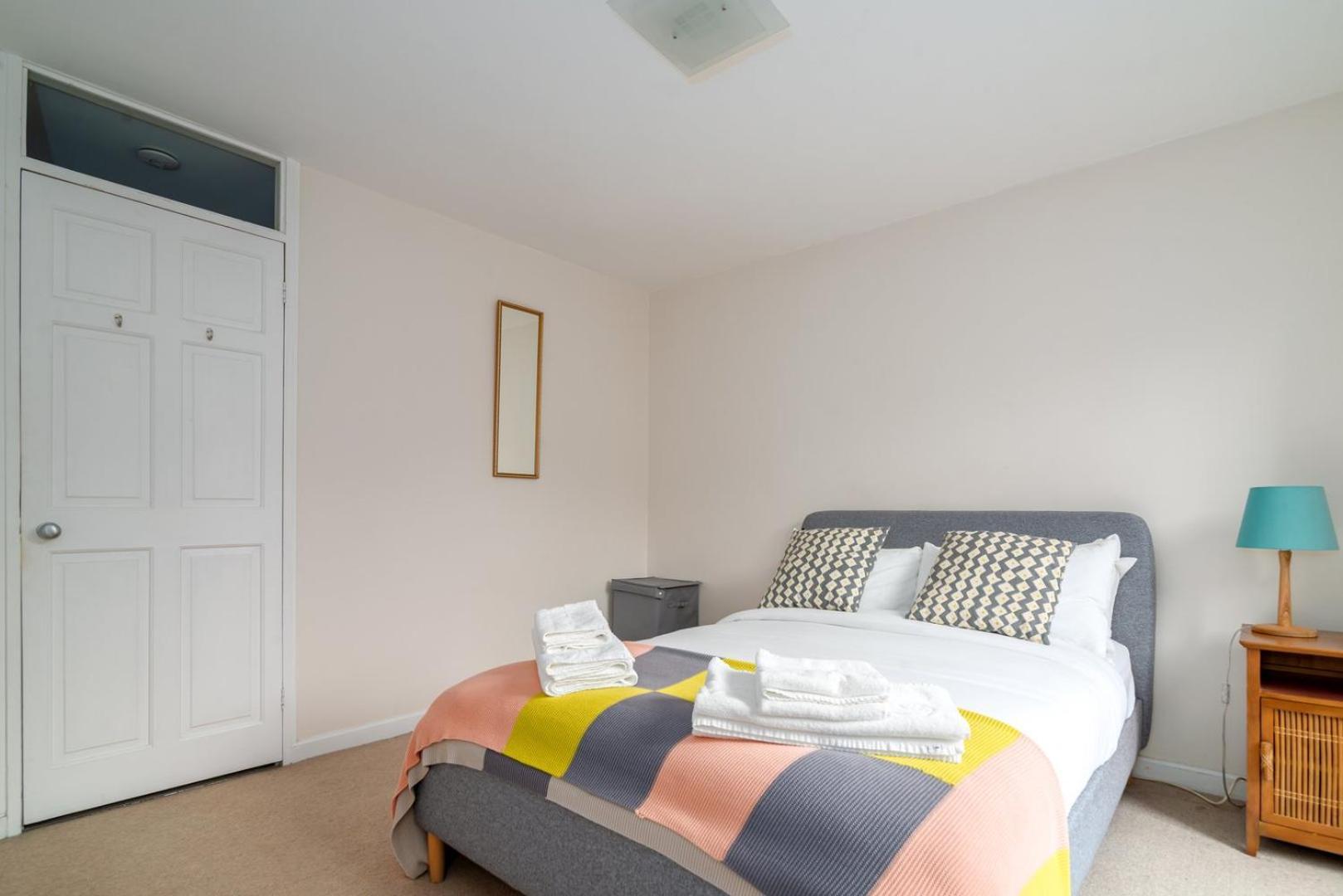 Апартаменты Guestready - Lovely Ground Floor Duplex With Patio In Southbank Лондон Экстерьер фото