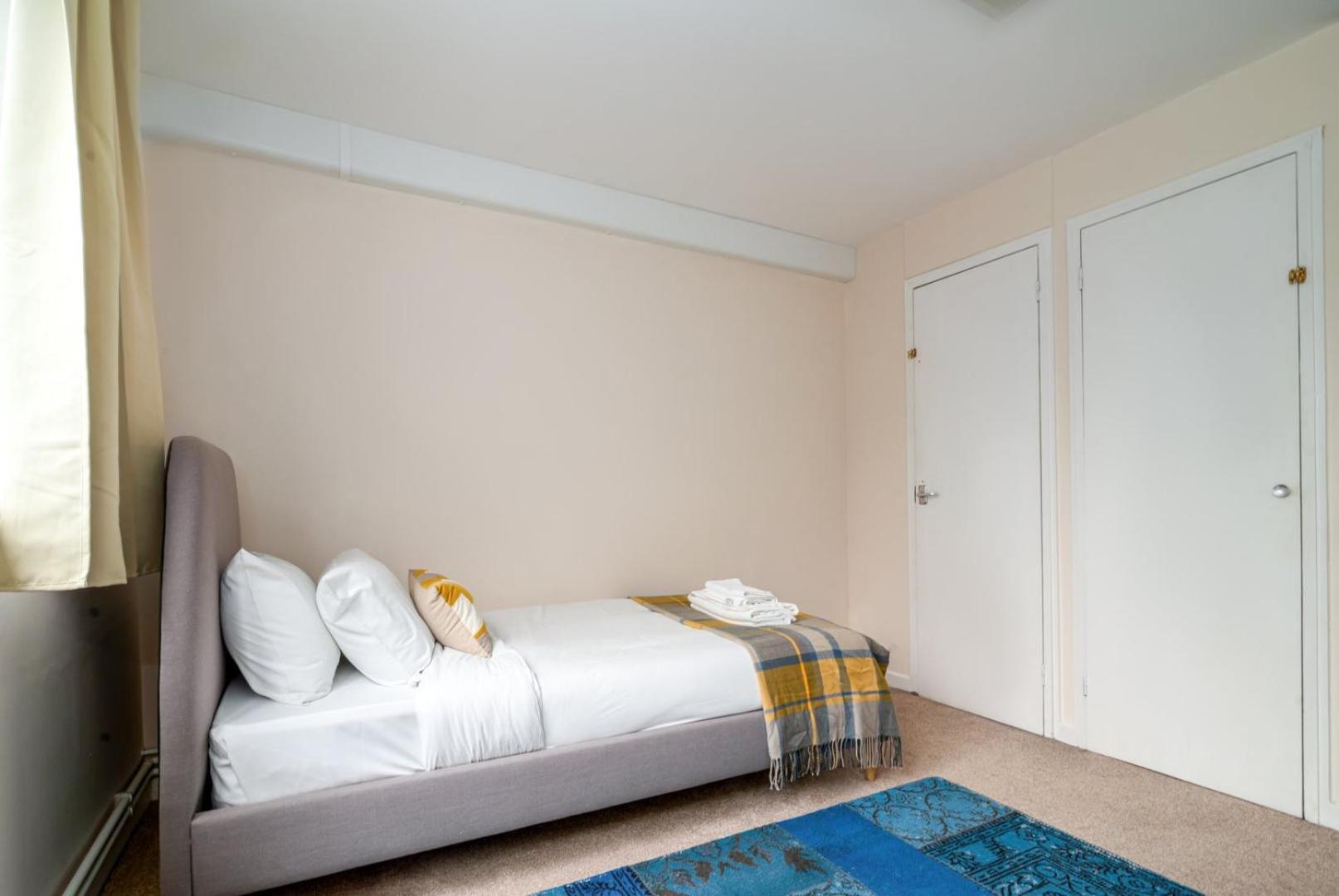 Апартаменты Guestready - Lovely Ground Floor Duplex With Patio In Southbank Лондон Экстерьер фото